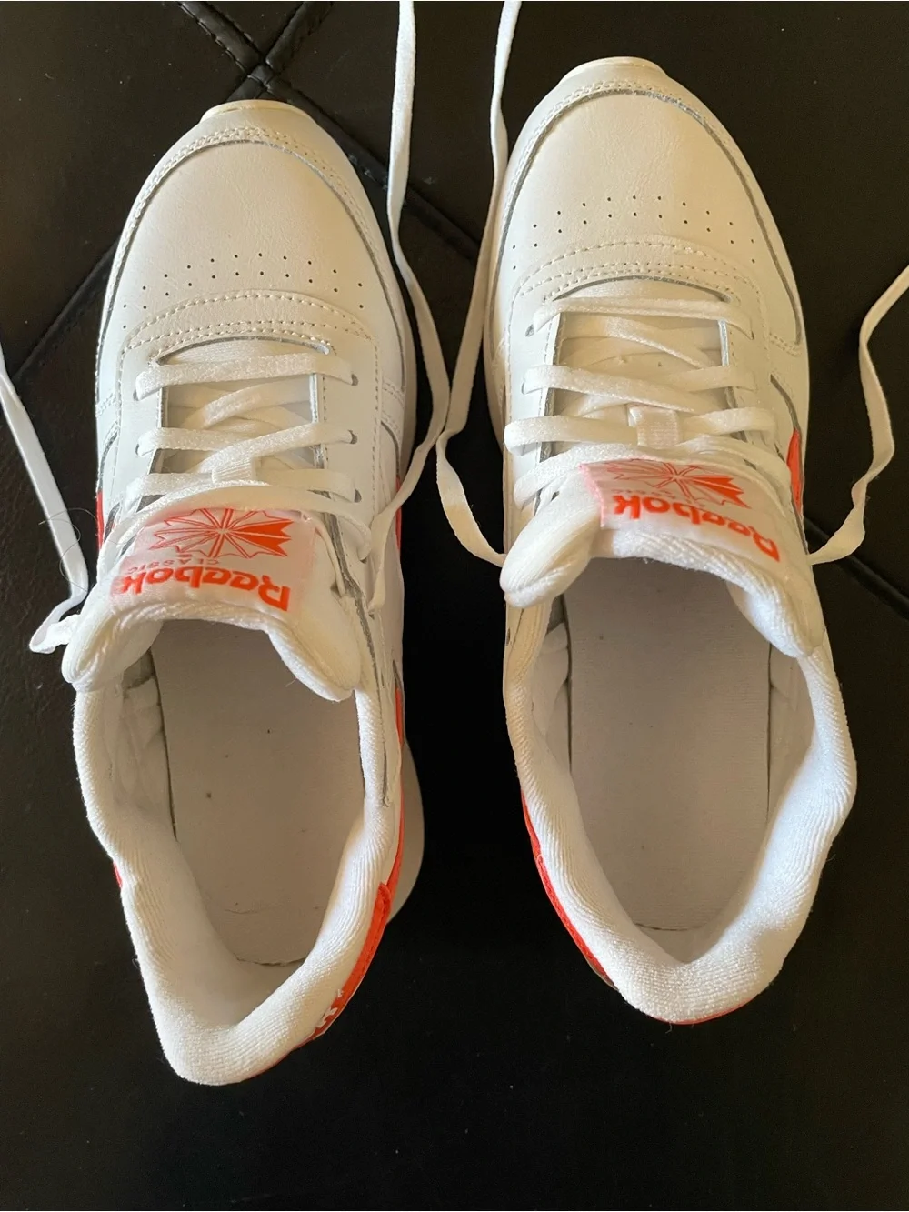 Reebok Women Size 7 1/2 medium width Classic White and Orange Athletic Shoes hmm